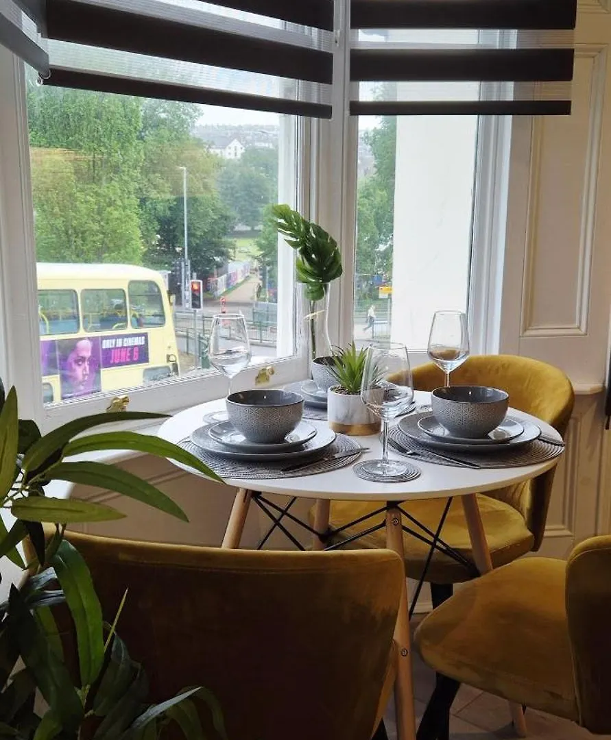 Brighton 1-Bed By London Rd & The Level 아파트